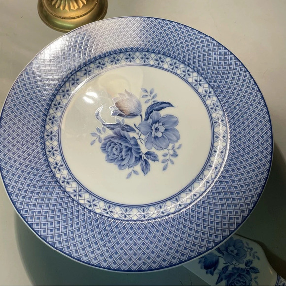 Andrea By safely Blue Rose Porcelain Cake Plate With Server Set  width 11” - Picture 2 of 7